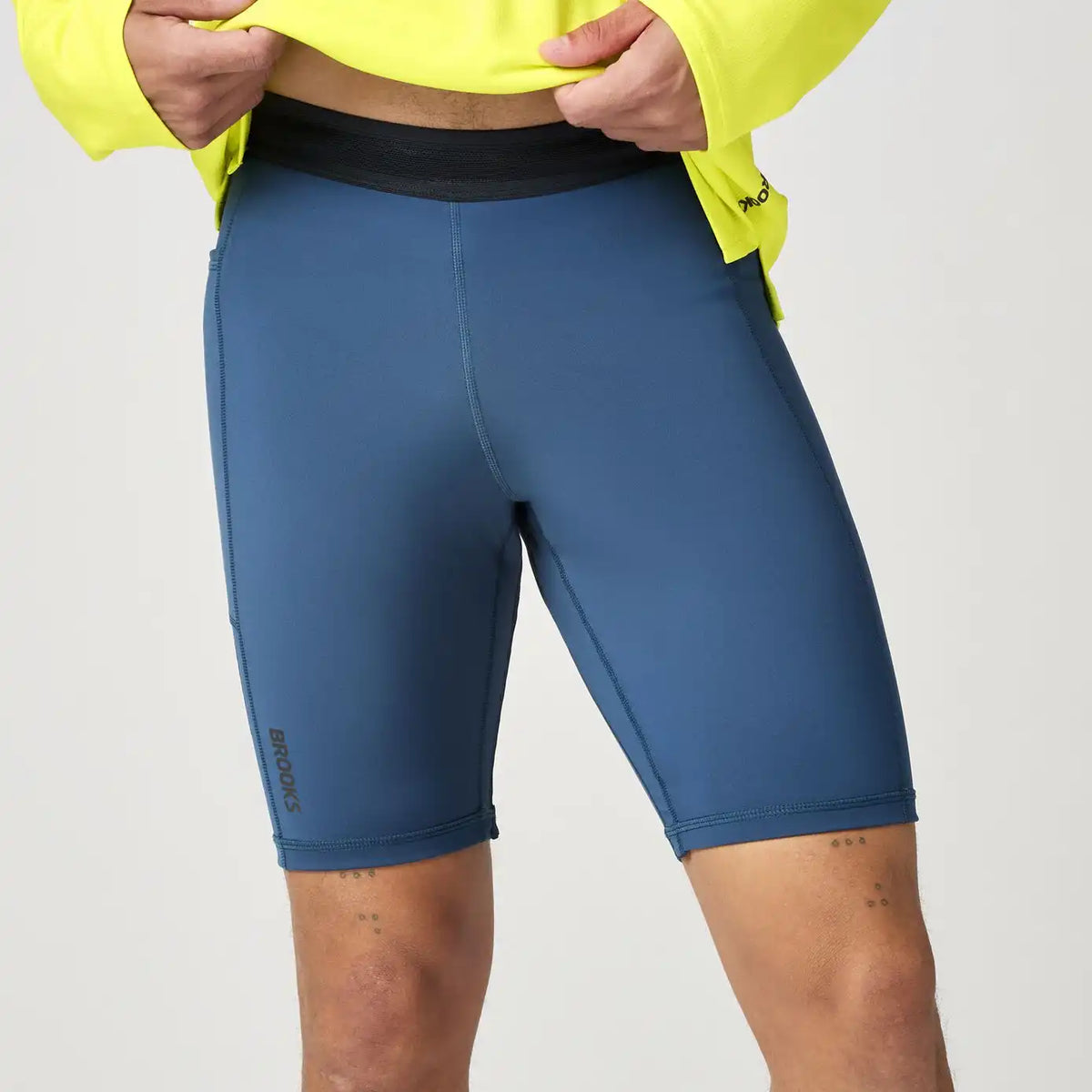 Dash Half Tight